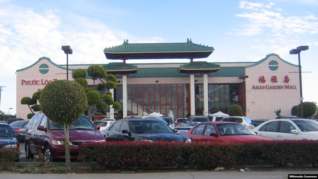 Thương xá Phước Lộc Thọ ở Little Saigon.