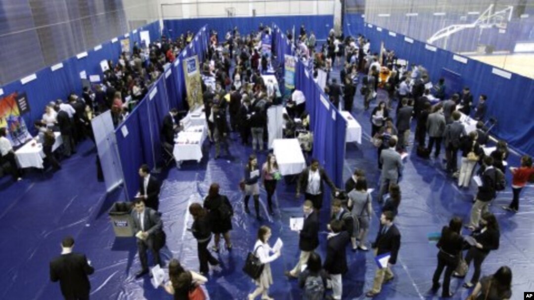 Một hội chợ tìm việc làm tại đại học American University ở Washington