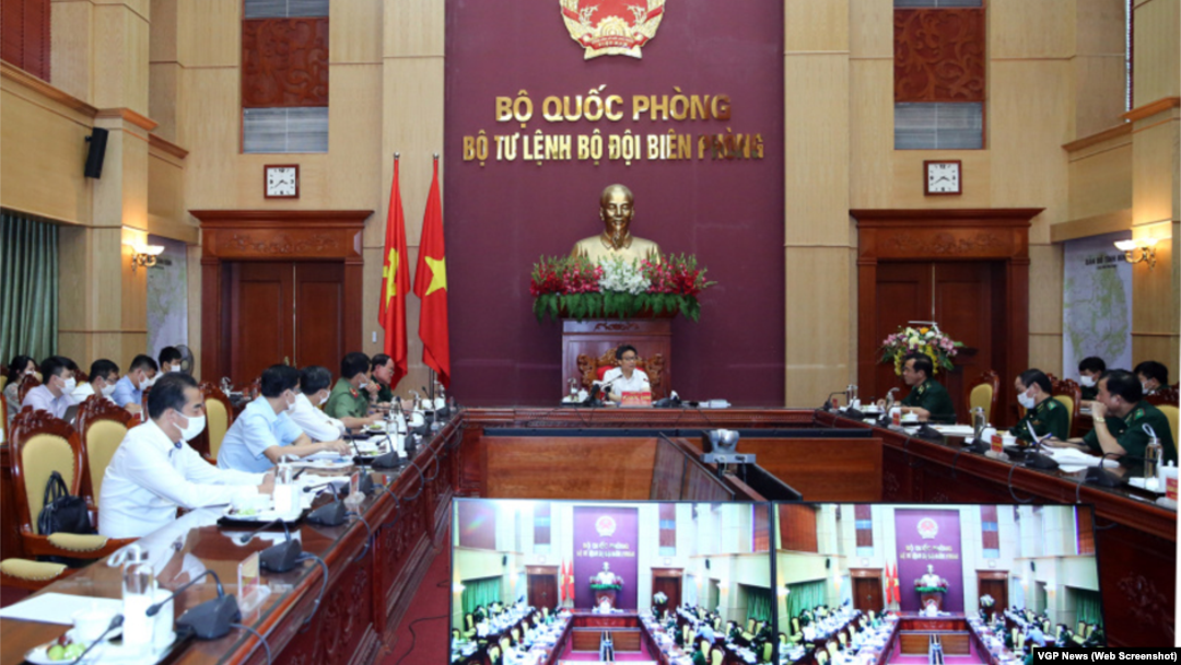 Phó Thủ tướng Vũ Đức Đam tại cuộc họp với Bộ Tư lệnh Bộ đội Biên phòng hôm 11/8. Ông Đam yêu cầu siết chặt kiểm soát biên giới giữa lúc Việt Nam đối mặt với sức ép lớn trong đợt dịch thứ 3.