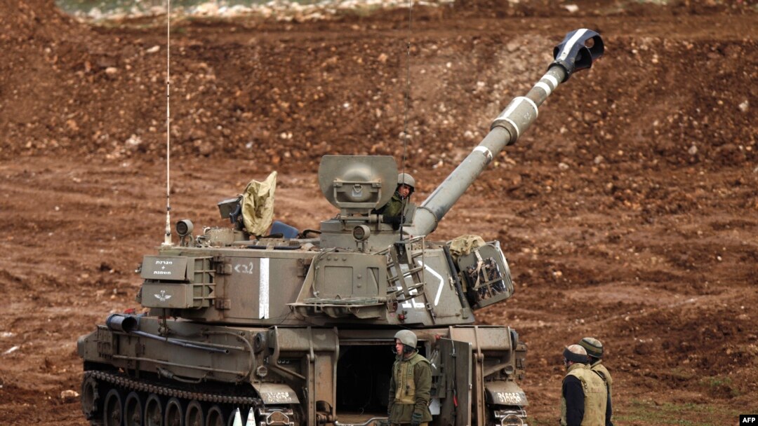 Một khẩu trọng pháo di động của Israel được bố trí gần biên giới với Syria trong vùng Cao Nguyên Golan Israel chiếm đóng, 27/1/15