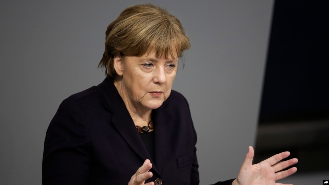 Thủ tướng Đức Angela Merkel phát biểu tại Quốc hội Đức, một ngày trước phiên họp của EU, ngày 17 tháng 2, 2016.