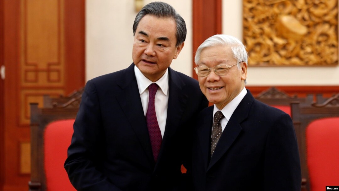 Ngoại Trưởng TQ Vương Nghị gặp TBT VN Nguyễn Phú Trọng tại Hà Nội, ngày 2/4/2018.